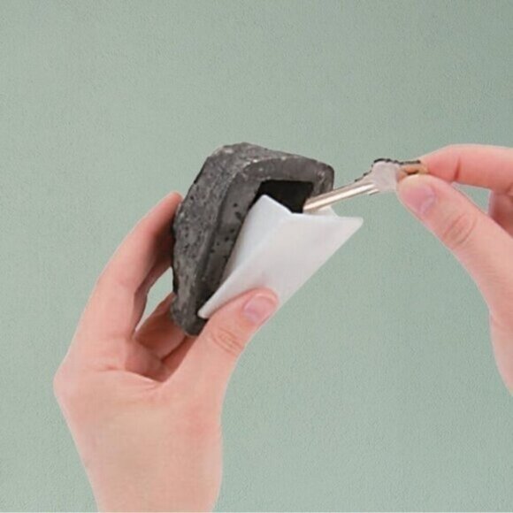 Hide-A-Key Rock - Picture 1 of 2